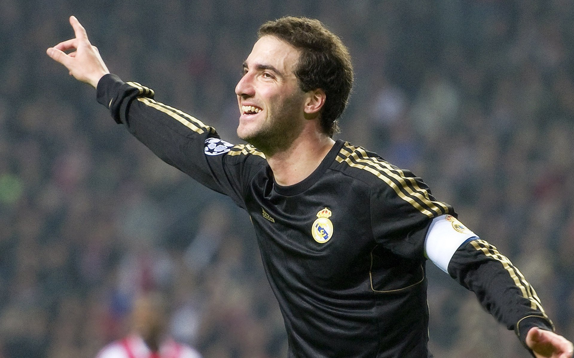 纳达尔迎来十五赛季出色发挥，C9观众热烈欢呼！引发球迷热议